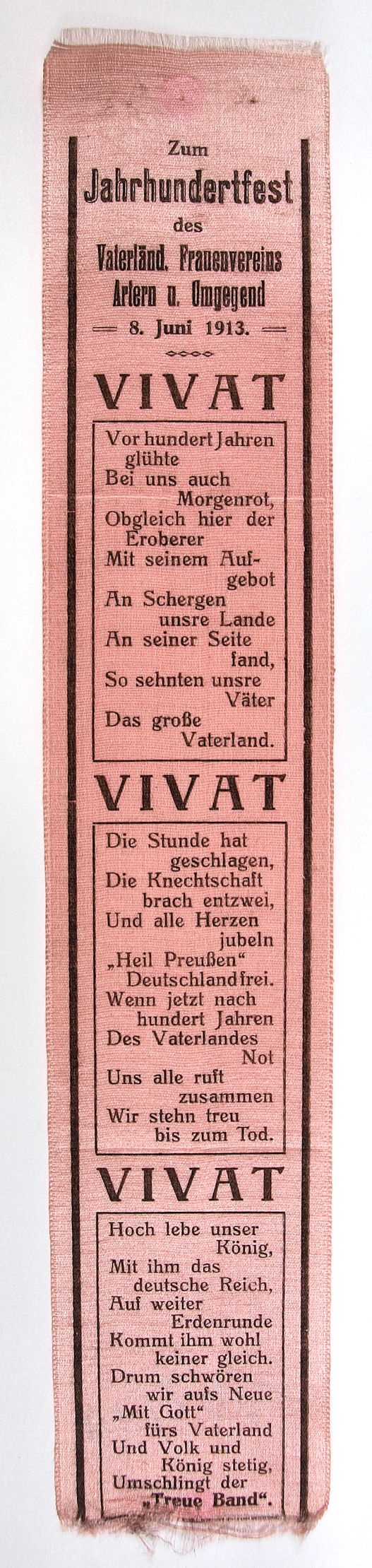 Vivatband zum Jahrhundertfest des Vaterländischen Frauenvereins Artern und Umgebung  8. Juni 1913 (Museum Weißenfels - Schloss Neu-Augustusburg CC BY-NC-SA)