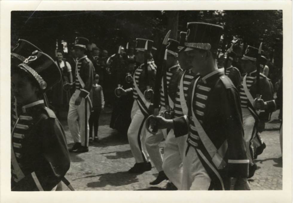 Parade in historischen Uniformen (Museum Wolmirstedt RR-F)