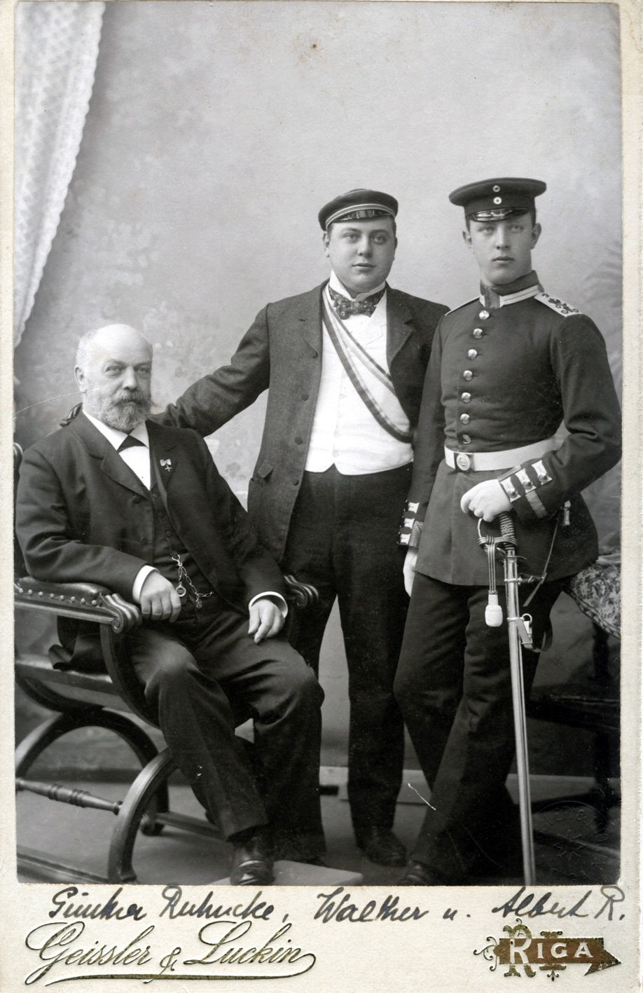 Gruppenporträt Günther, Walther und Albert Ruhncke, 190 (Museum Wolmirstedt RR-F)