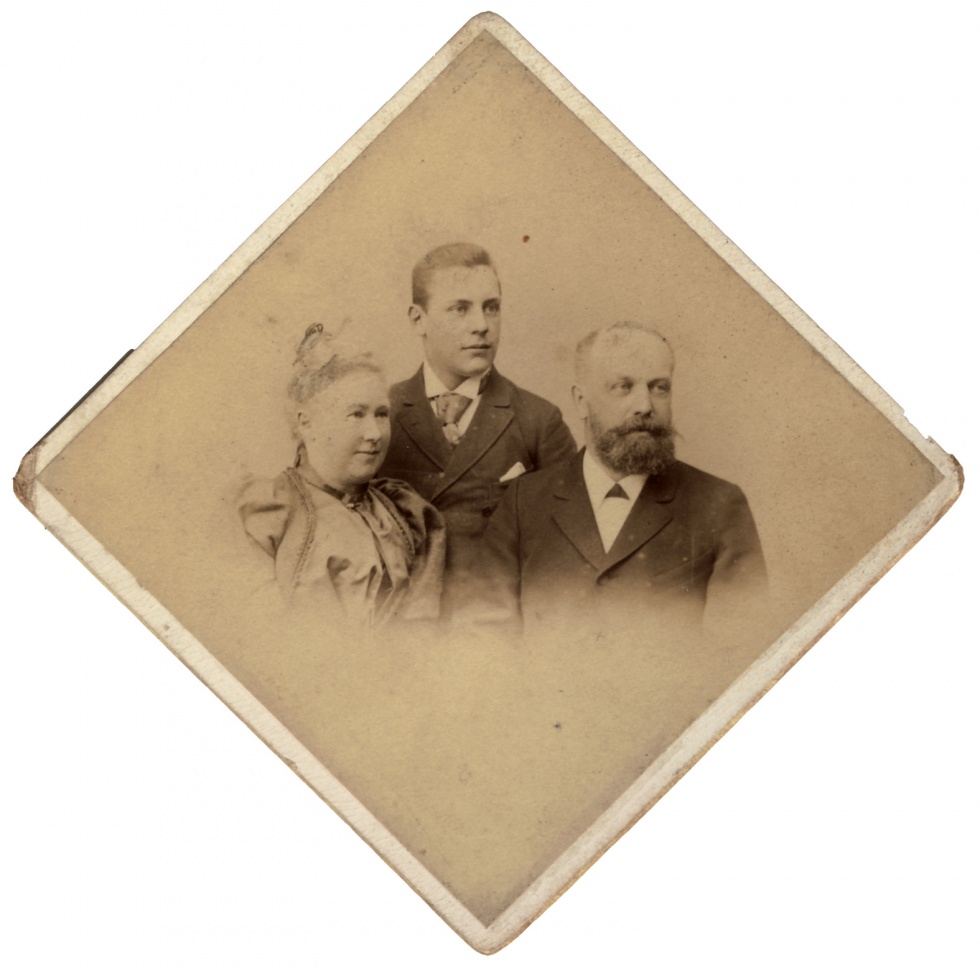 Porträt der Familie Ruhncke mit... (Museum Wolmirstedt RR-F)