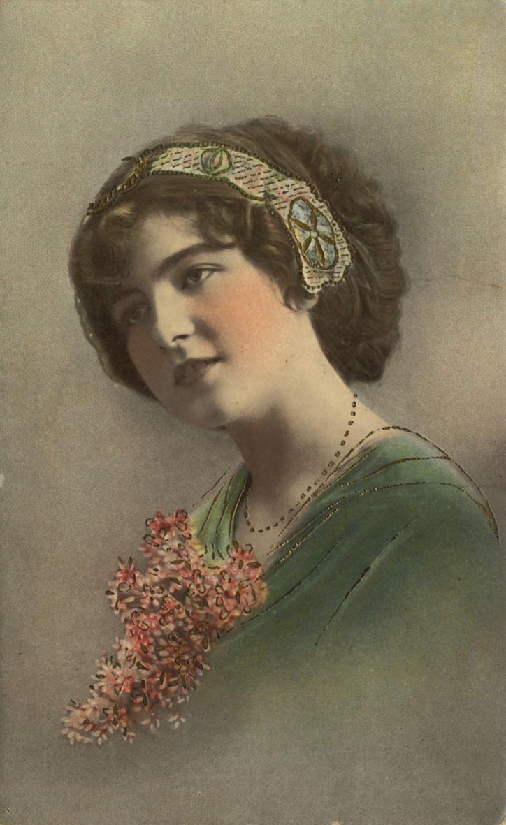 Frau mit Haarband und Blumen (Museum Wolmirstedt RR-F)