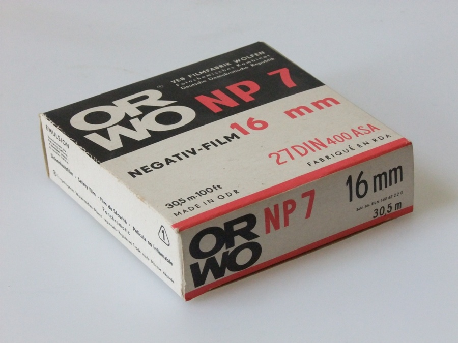 S/w Negativ-Film ORWO NP 7, 16 mm (Industrie- und Filmmuseum Wolfen CC BY-NC-SA)