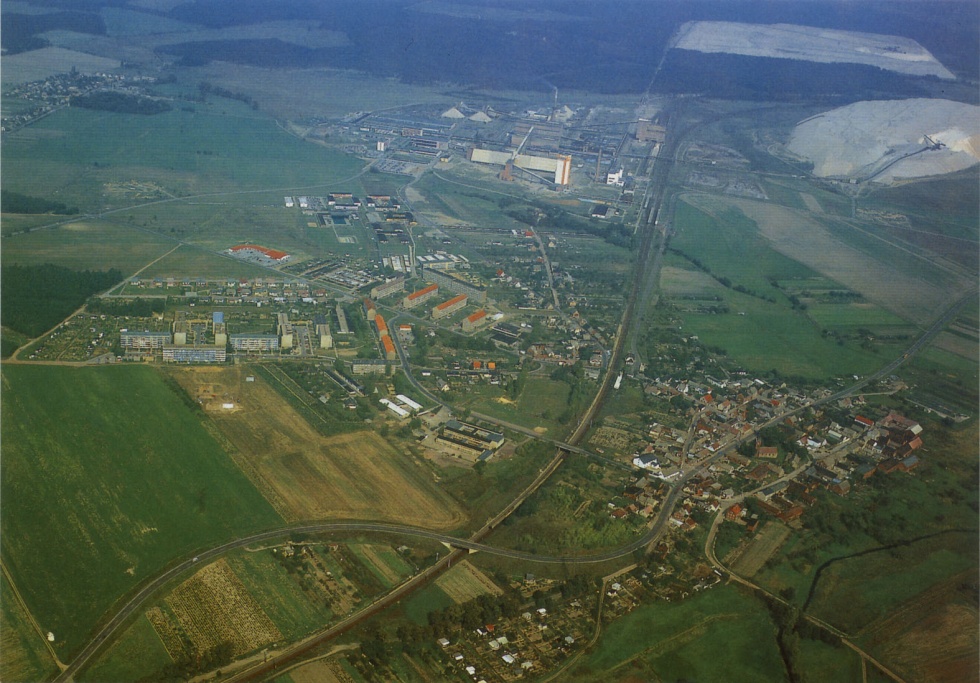 Luftbildansicht des Ortes Zielitz mit Kali-Werk Zielitz (Museum Wolmirstedt RR-F)
