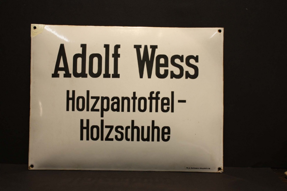 Firmenschild, Adolf Wess (Museum Wolmirstedt RR-F)