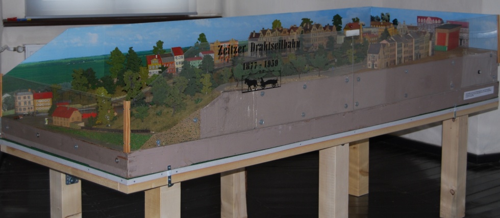 Modell der Zeitzer Drahtseileisenbahn (Museum Schloss Moritzburg Zeitz CC BY-NC-SA)