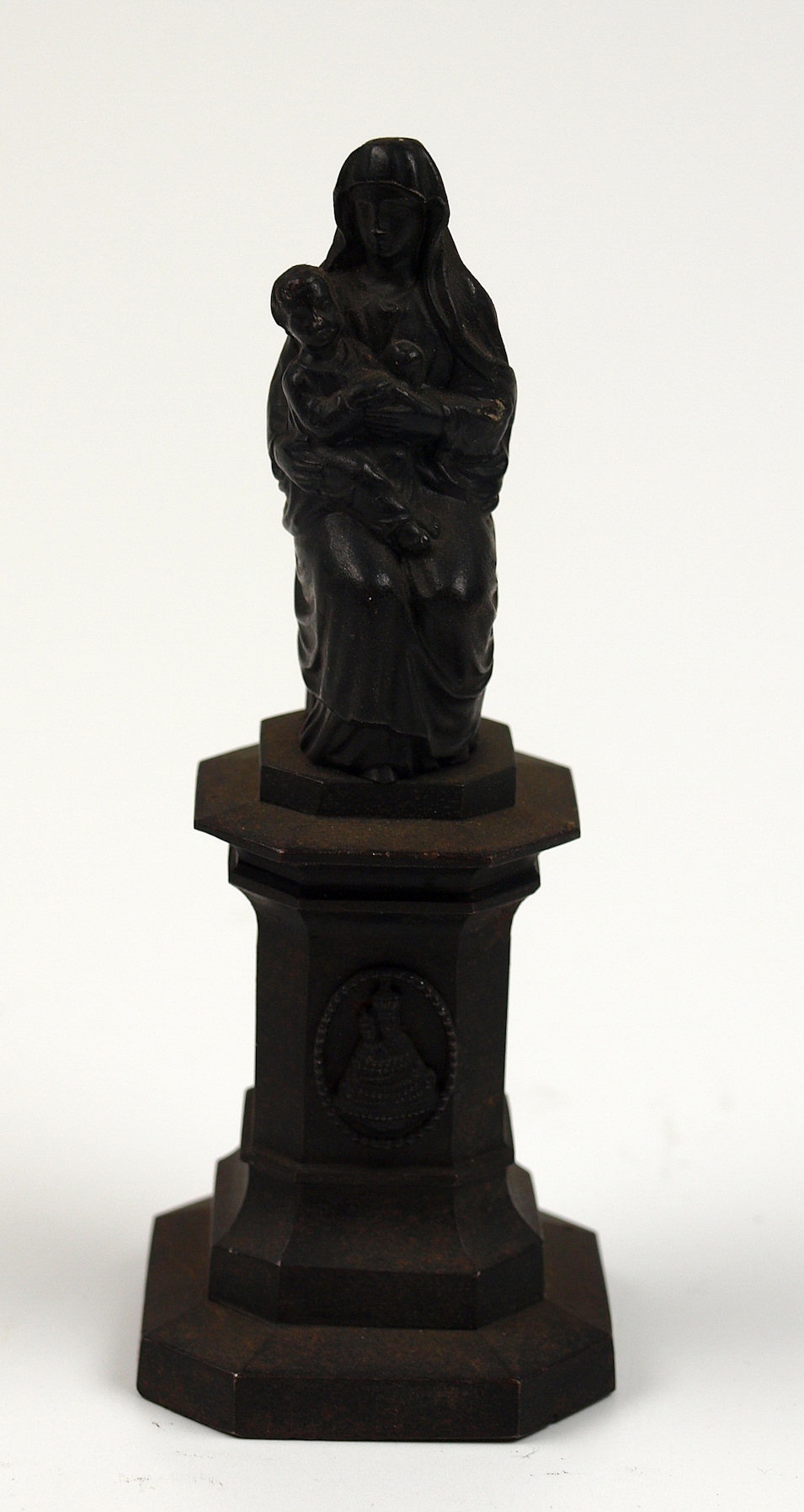 Statuette, Maria mit dem Kind um 1830 (Museum Weißenfels - Schloss Neu-Augustusburg CC BY-NC-SA)