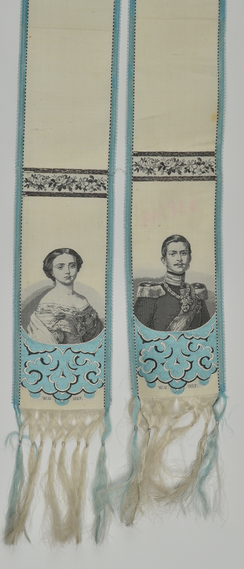 Vivatband von Wilhelm dem I. und seiner Verlobten 1857 (Museum Weißenfels - Schloss Neu-Augustusburg CC BY-NC-SA)