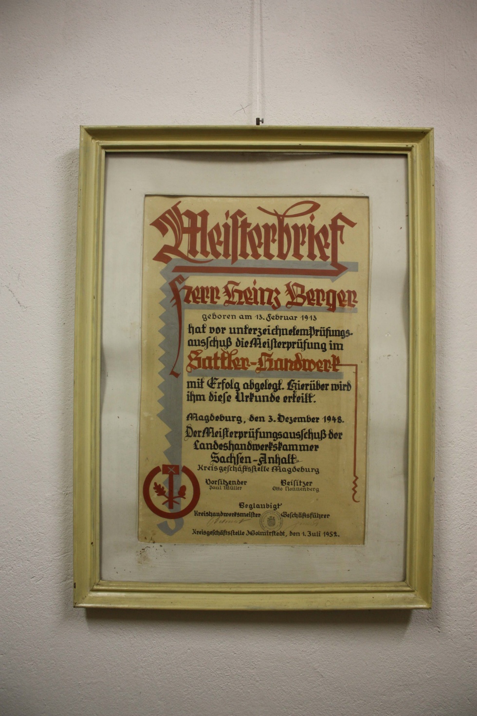 Meisterbrief, gerahmt, Sattlerinnung (Museum Wolmirstedt RR-F)