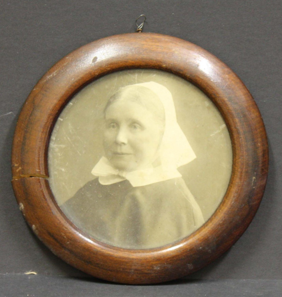 Fotografie, gerahmt, ältere Ordensschwester (Museum Wolmirstedt RR-F)