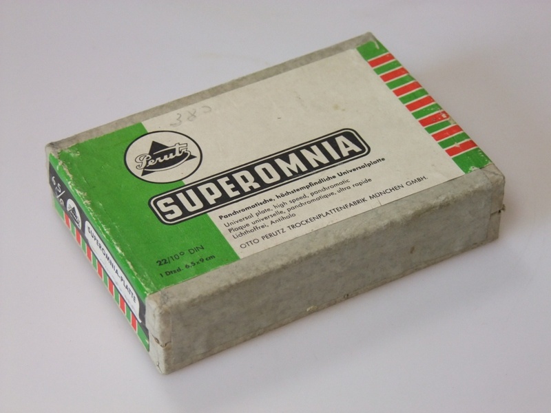 Perutz Fotoplatte Superomnia 6,5 x 9 (Industrie- und Filmmuseum Wolfen CC BY-NC-SA)