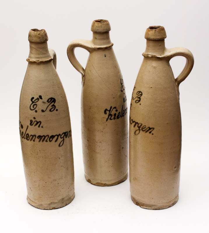 3 Henkelflaschen &quot;Kielermorgen&quot; (Kreismuseum Bitterfeld CC BY-NC-SA)