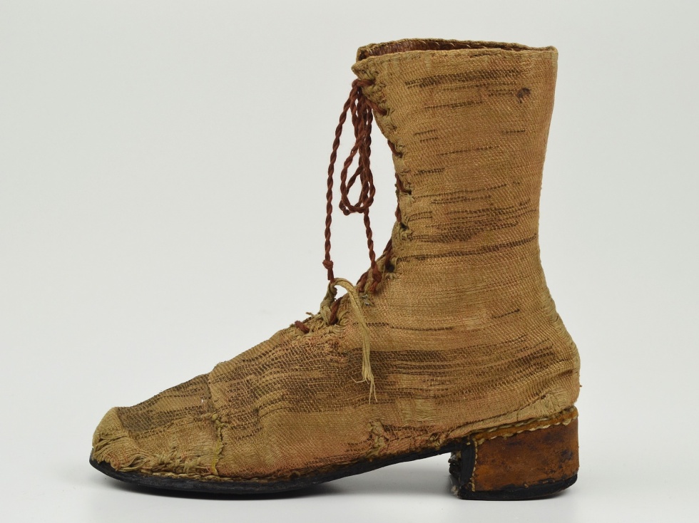Damen-Stiefel, gegen Mitte 17. Jahrhundert (Museum Weißenfels - Schloss Neu-Augustusburg CC BY-NC-SA)
