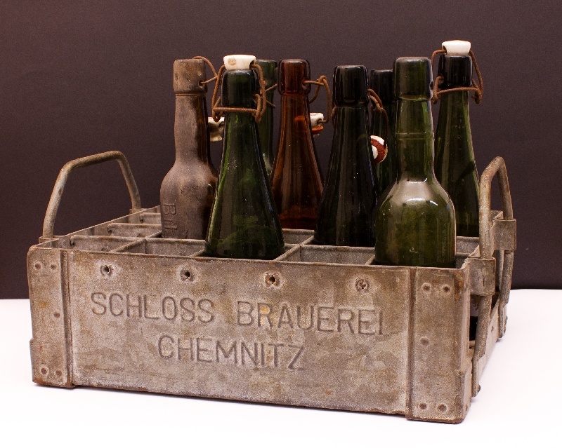 Flaschenkasten (Kreismuseum Bitterfeld CC BY-NC-SA)