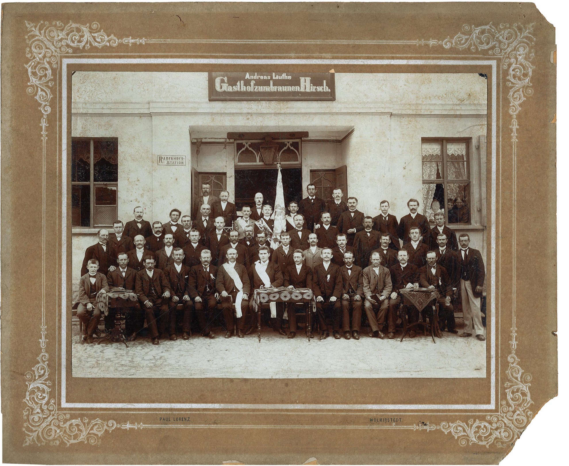 Vorderseite Gruppenbild des Handwerkergesangsverein Elbeu (Museum Wolmirstedt RR-F)