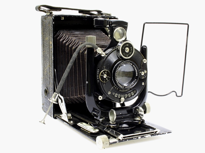 Plattenkamera (Industrie- und Filmmuseum Wolfen CC BY-NC-SA)