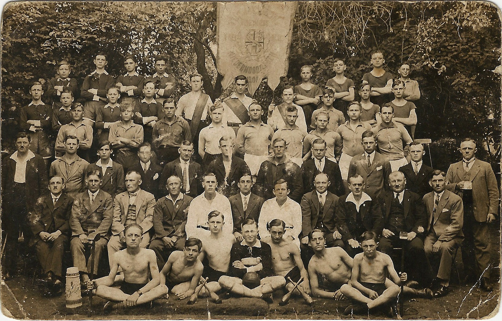Gruppenfoto Sportverein Niederdodeleben 1900 (Museum Wolmirstedt RR-F)