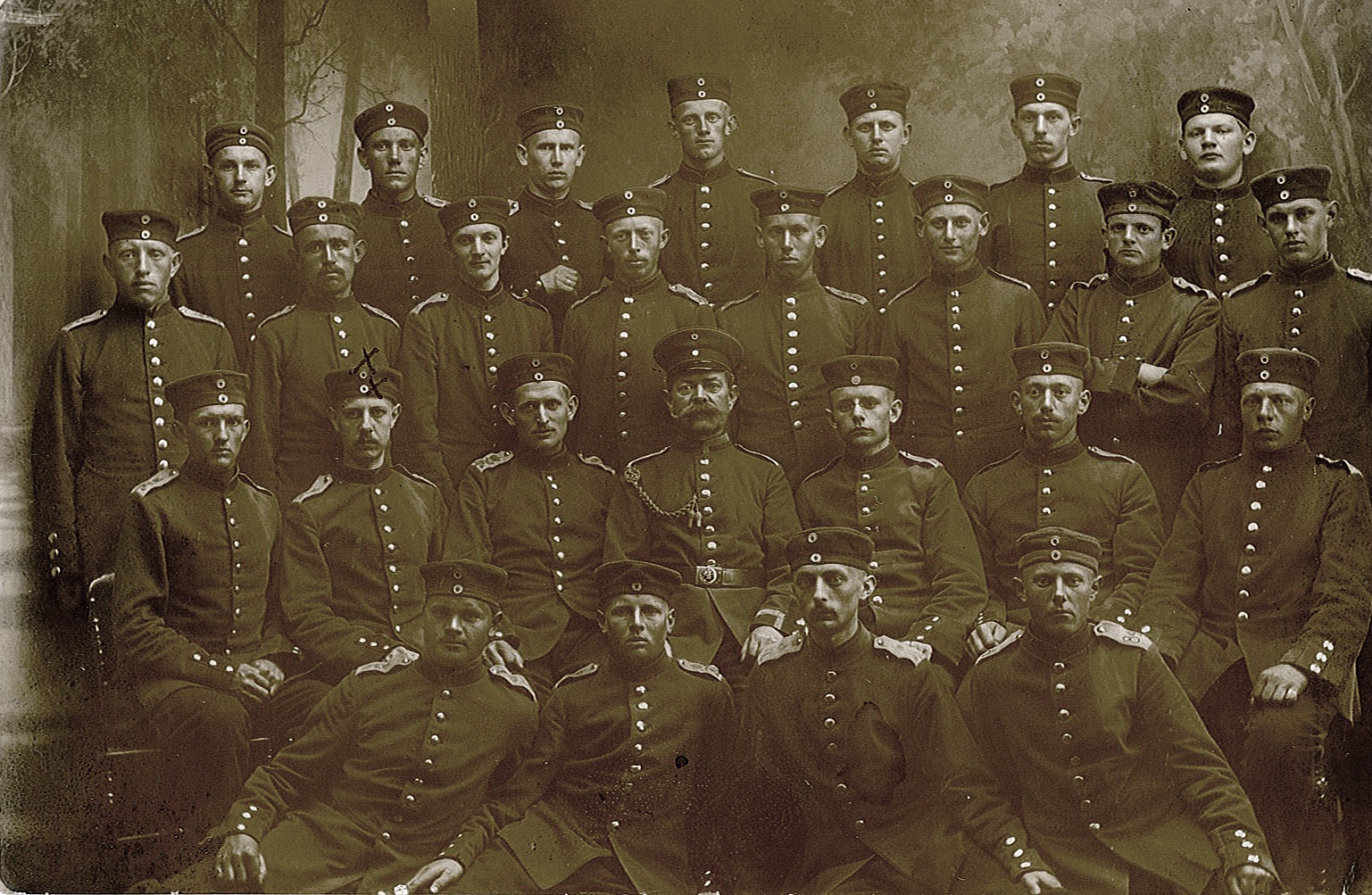 Gruppenbild Soldaten mit Karl Duldhardt, Juni 1915 (Museum Wolmirstedt RR-F)