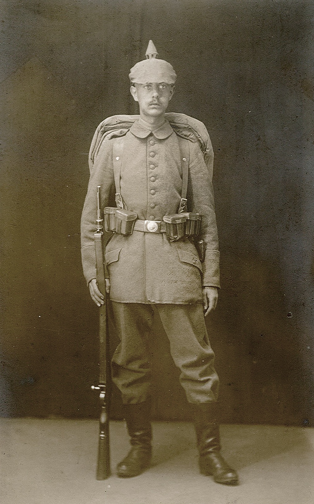 Feldpostkarte mit Porträtfoto Soldat Karl Duldhardt, 1915 (Museum Wolmirstedt RR-F)