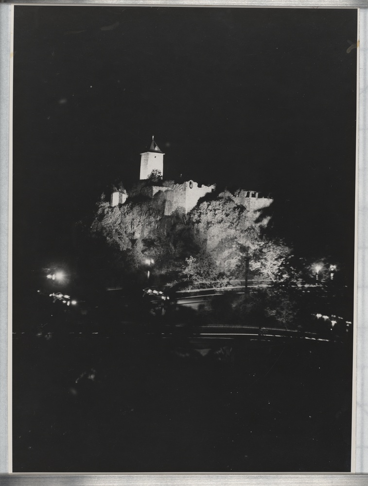 Burg Giebichenstein in der Nacht (Kulturstiftung Sachsen-Anhalt CC BY-NC-SA)