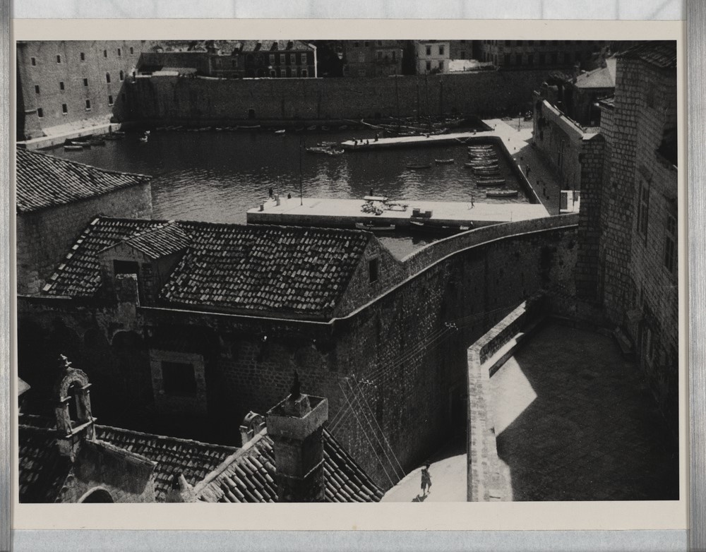 Blick über Dächer auf Bootshafen von Dubrovnik (Kulturstiftung Sachsen-Anhalt CC BY-NC-SA)