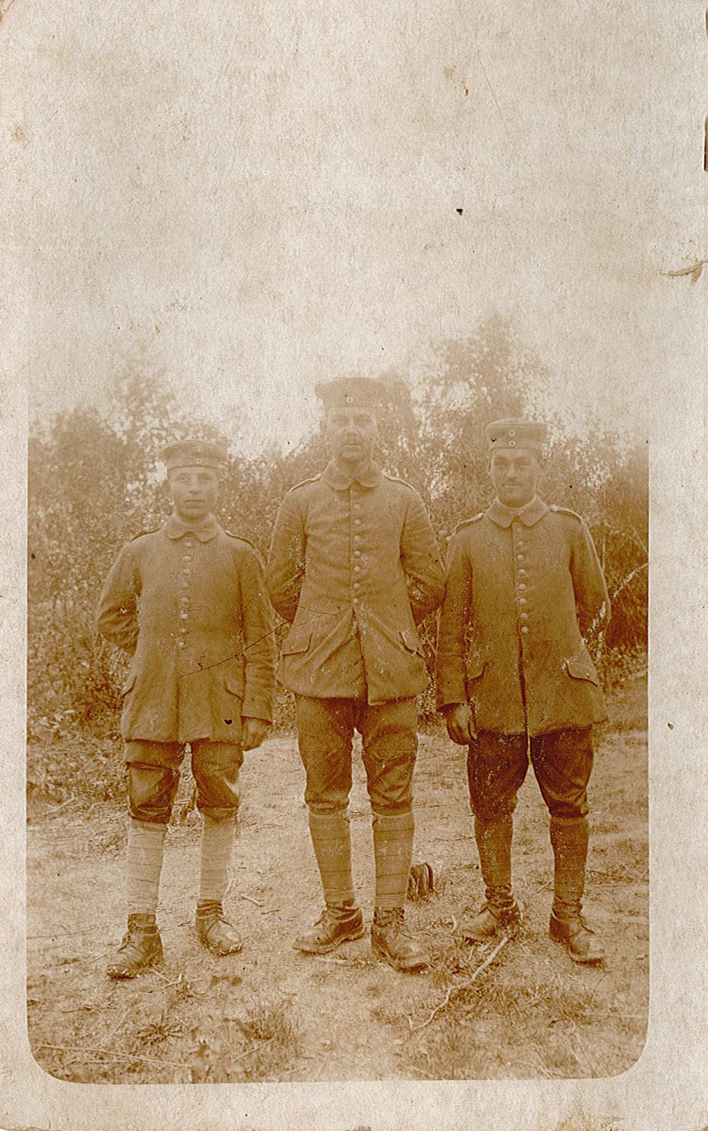 Fotopostkarte mit Porträt von 3 jungen Soldaten (Museum Wolmirstedt RR-F)
