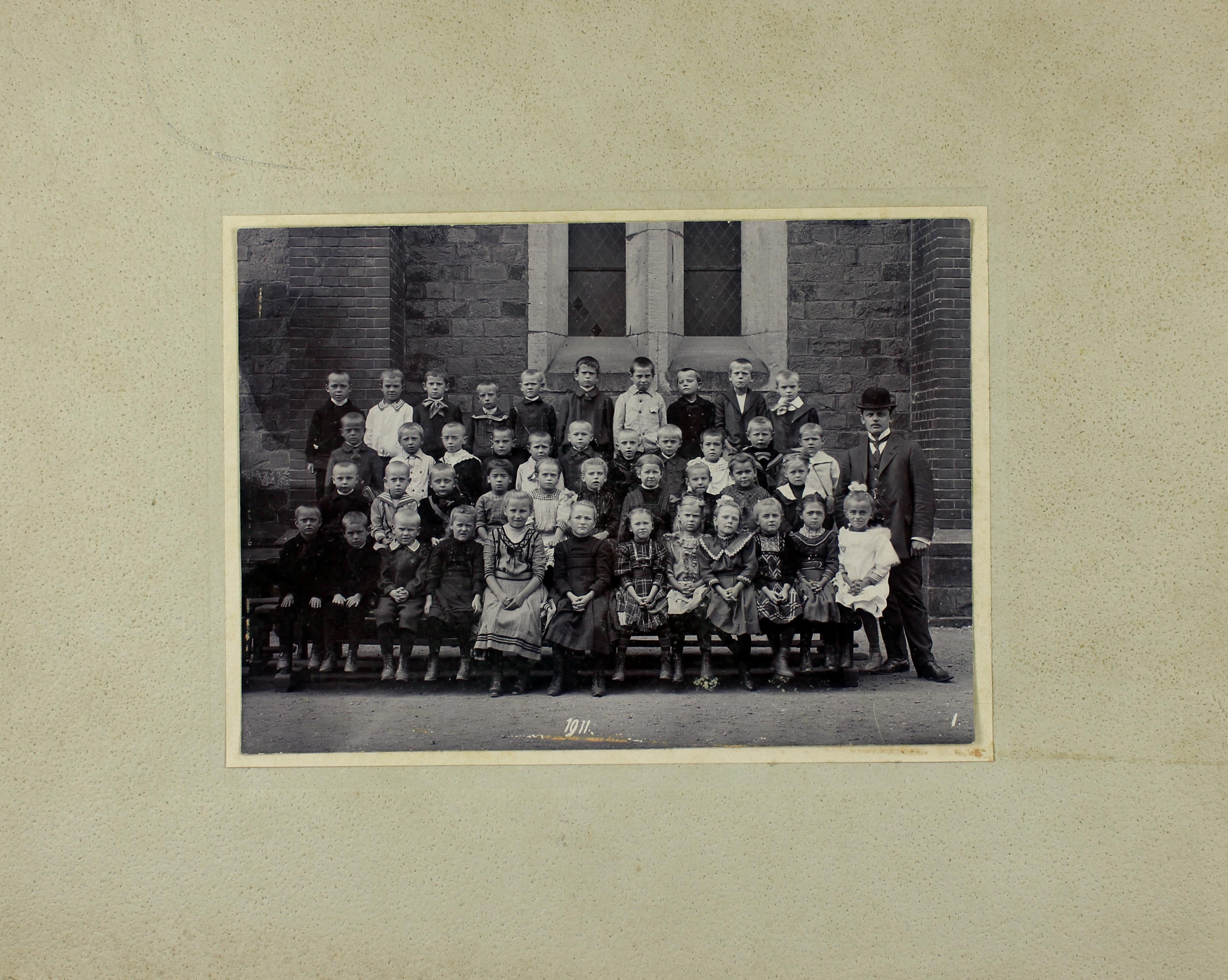Gruppenfoto der Schüler der Wolmirstedter Stadtschule (Museum Wolmirstedt RR-F)