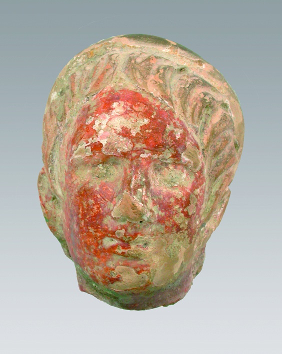 Kopf eines Verstorbenen vom Deckel einer Urne (Winckelmann-Museum Stendal CC BY-NC-SA)