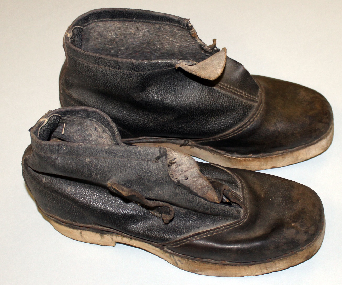 Schuhe, mit Holzsohlen (Museum Wolmirstedt RR-F)