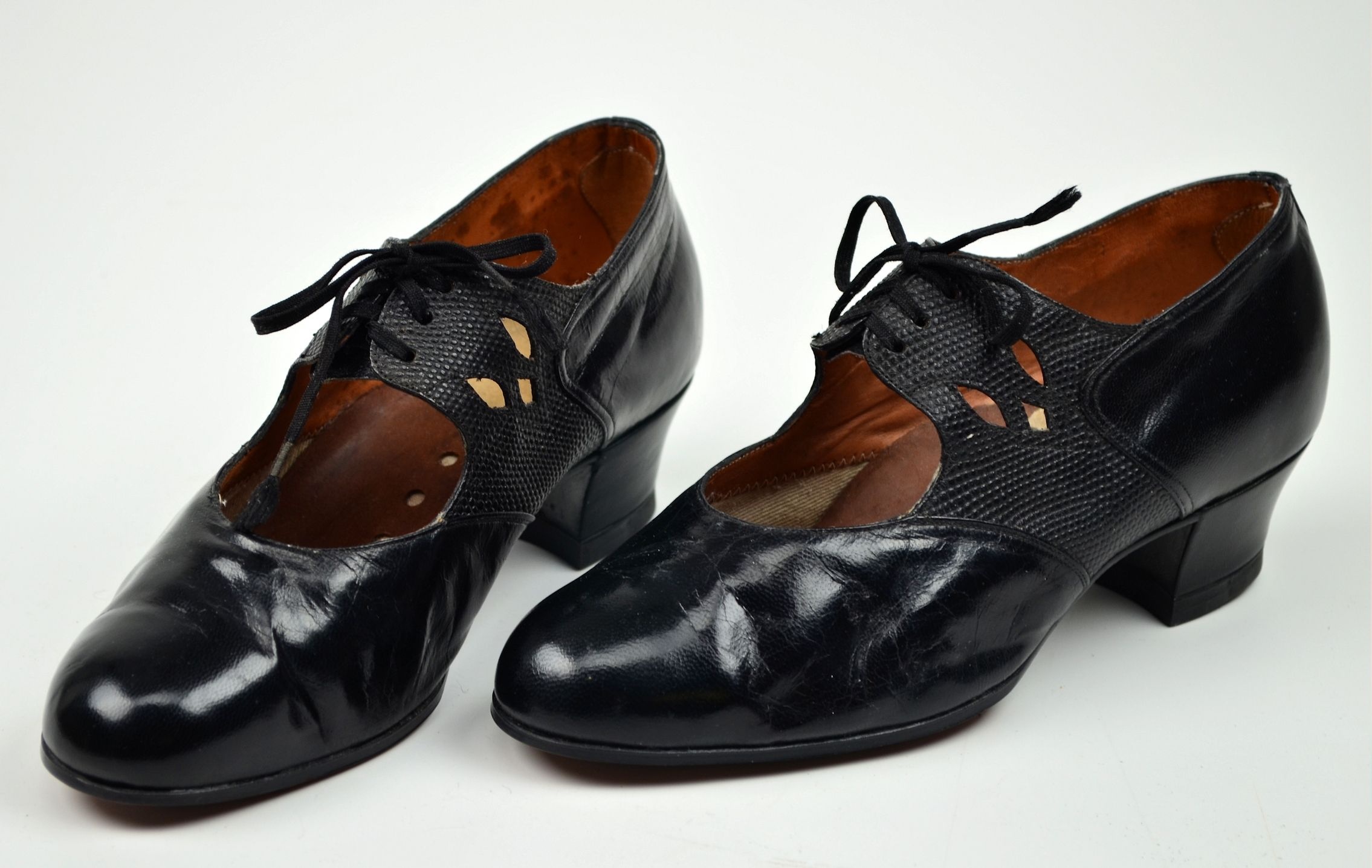 Damen-Schuhe, 1930er Jahre, Paar (Museum Weißenfels - Schloss Neu-Augustusburg CC BY-NC-SA)