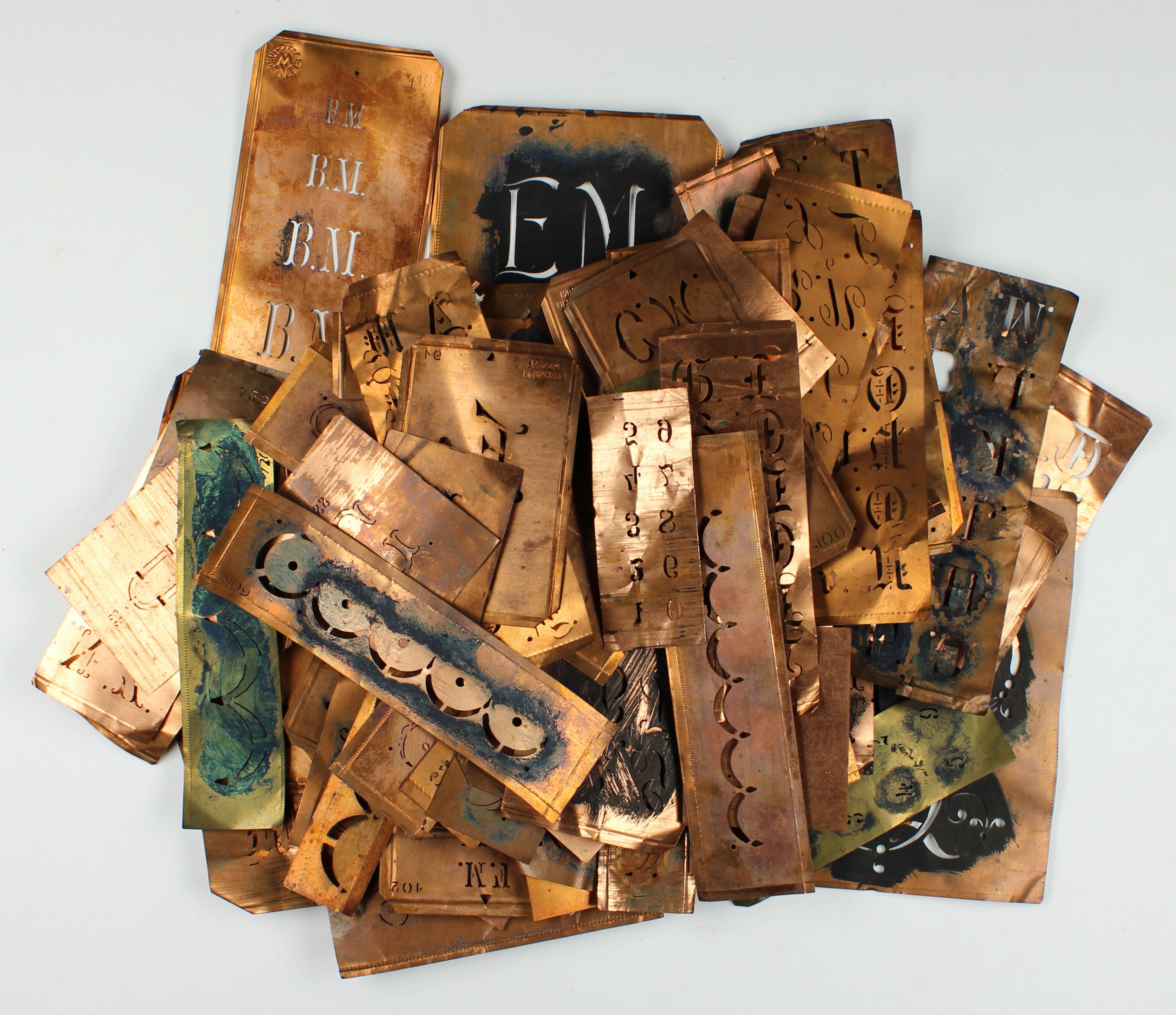 Stickmusterschablonen aus Kupfer, 98 Stück (Museum Wolmirstedt RR-F)