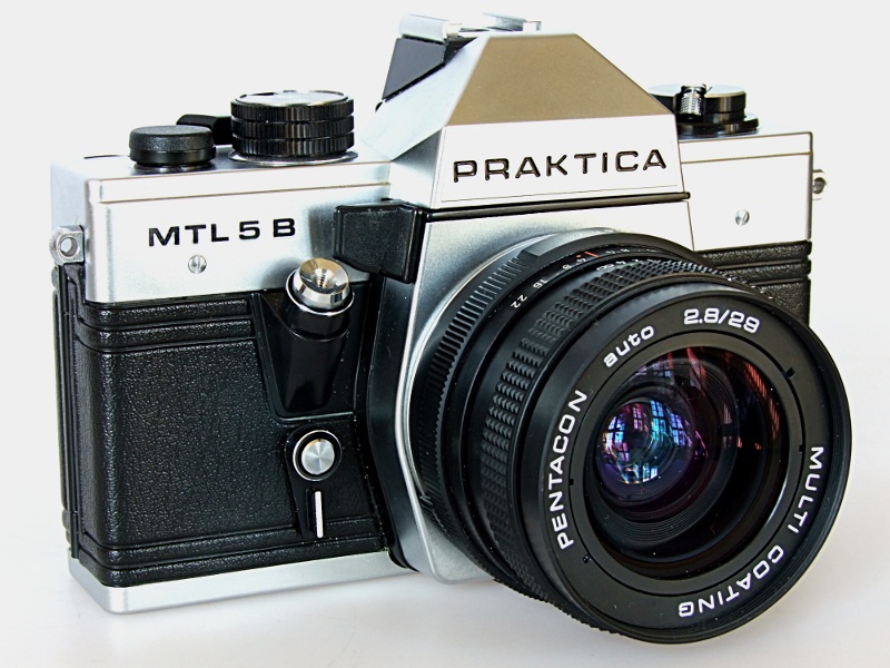 Kleinbildkamera "Praktica MTL 5B" (Industrie- und Filmmuseum Wolfen CC BY-NC-SA)