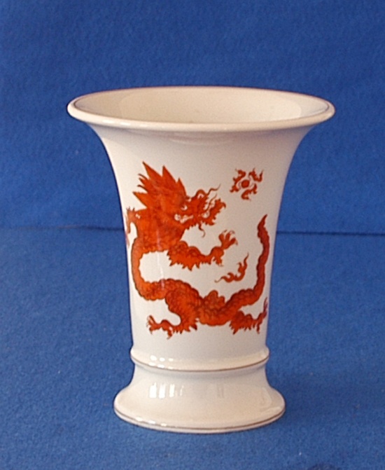Vase mit Ming Drachen (Winckelmann-Museum Stendal CC BY-NC-SA)