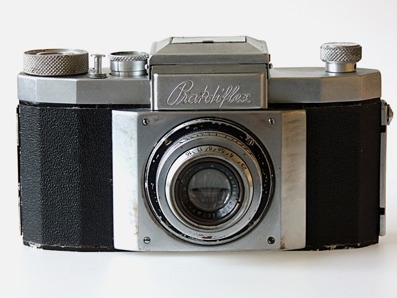 Kleinbildkamera "Praktiflex" (Industrie- und Filmmuseum Wolfen CC BY-NC-SA)