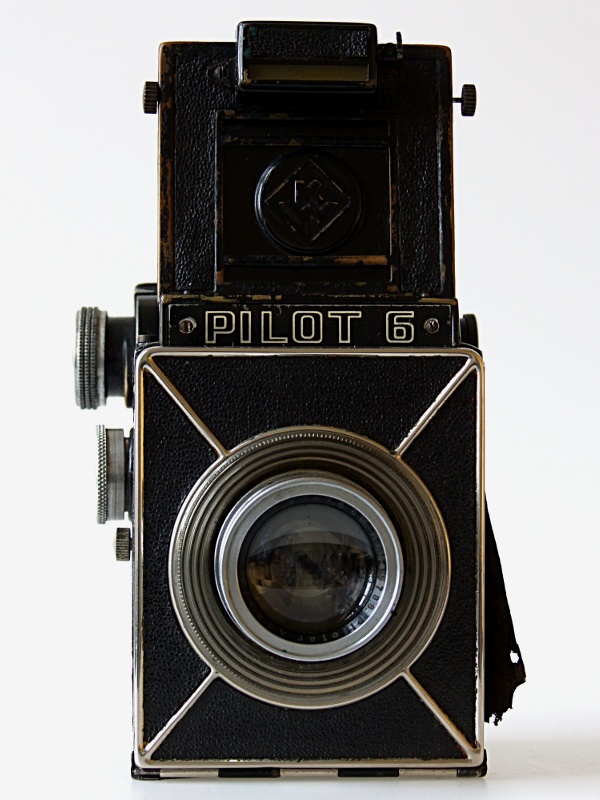 Rollfilmkamera "Pilot 6 Neu" (Industrie- und Filmmuseum Wolfen CC BY-NC-SA)