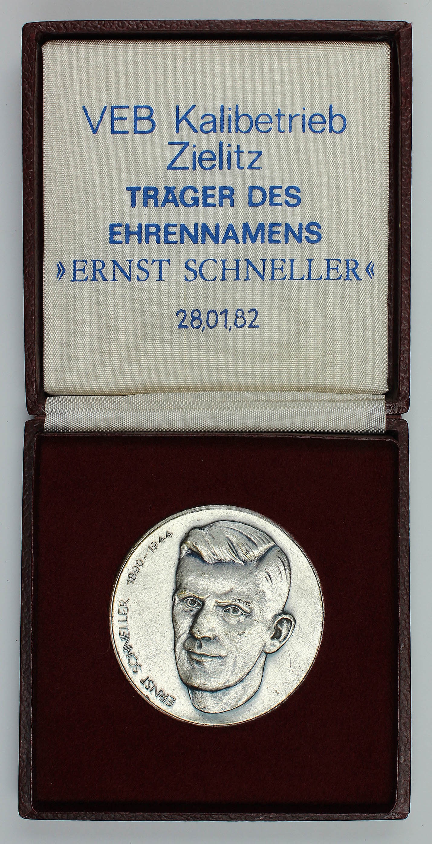Ehrenplakette für den VEB Kalibetrieb Zielitz (Museum Wolmirstedt RR-F)