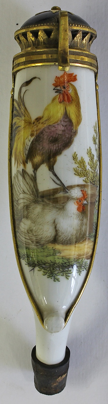 Porzellanpfeifenkopf, weiß, mit Hahn und Henne (Museum Wolmirstedt RR-F)