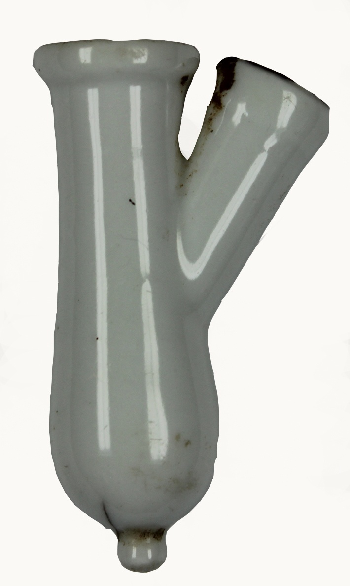 Porzellanpfeifenkopf, klein, weiß, schmal (Museum Wolmirstedt RR-F)