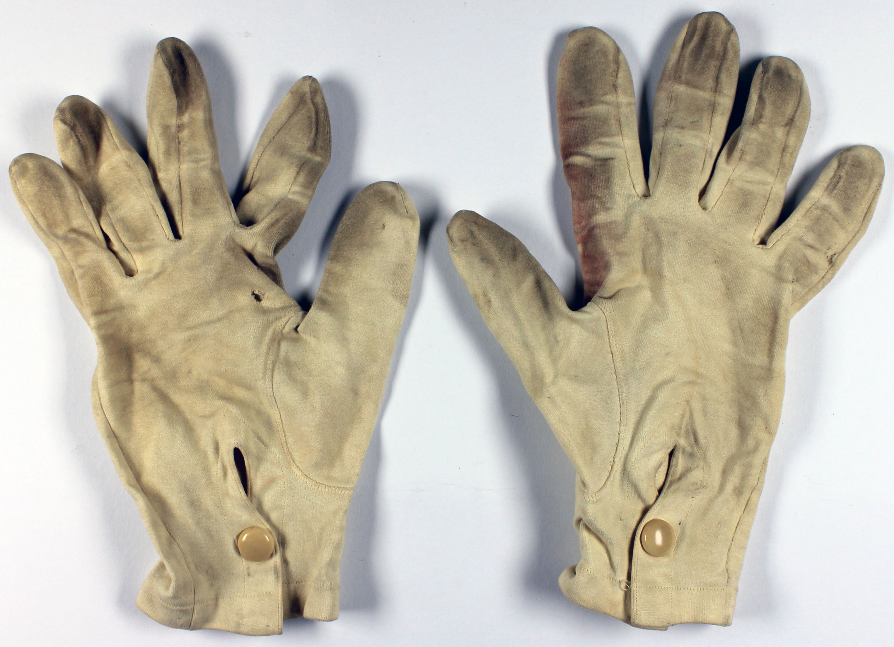 Handschuhe, weißer Stoff (Museum Wolmirstedt RR-F)