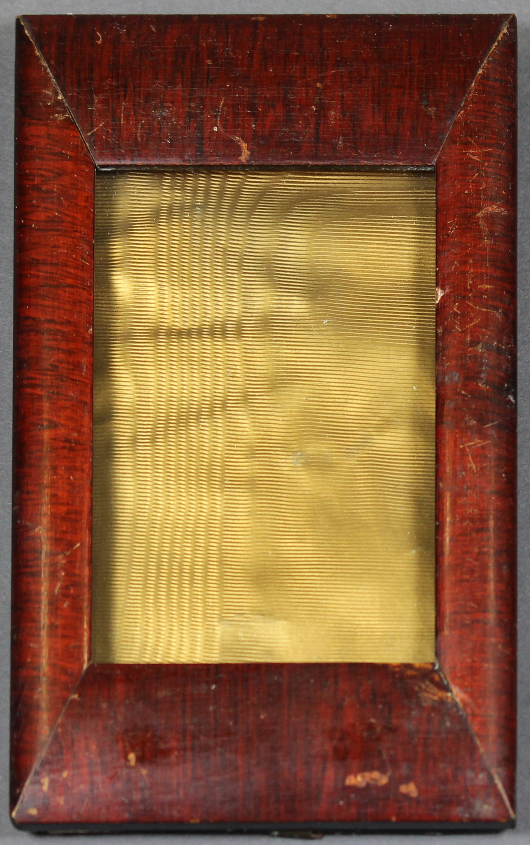 Bilderrahmen, Holz, innen goldfarbenes Papier (Museum Wolmirstedt RR-F)