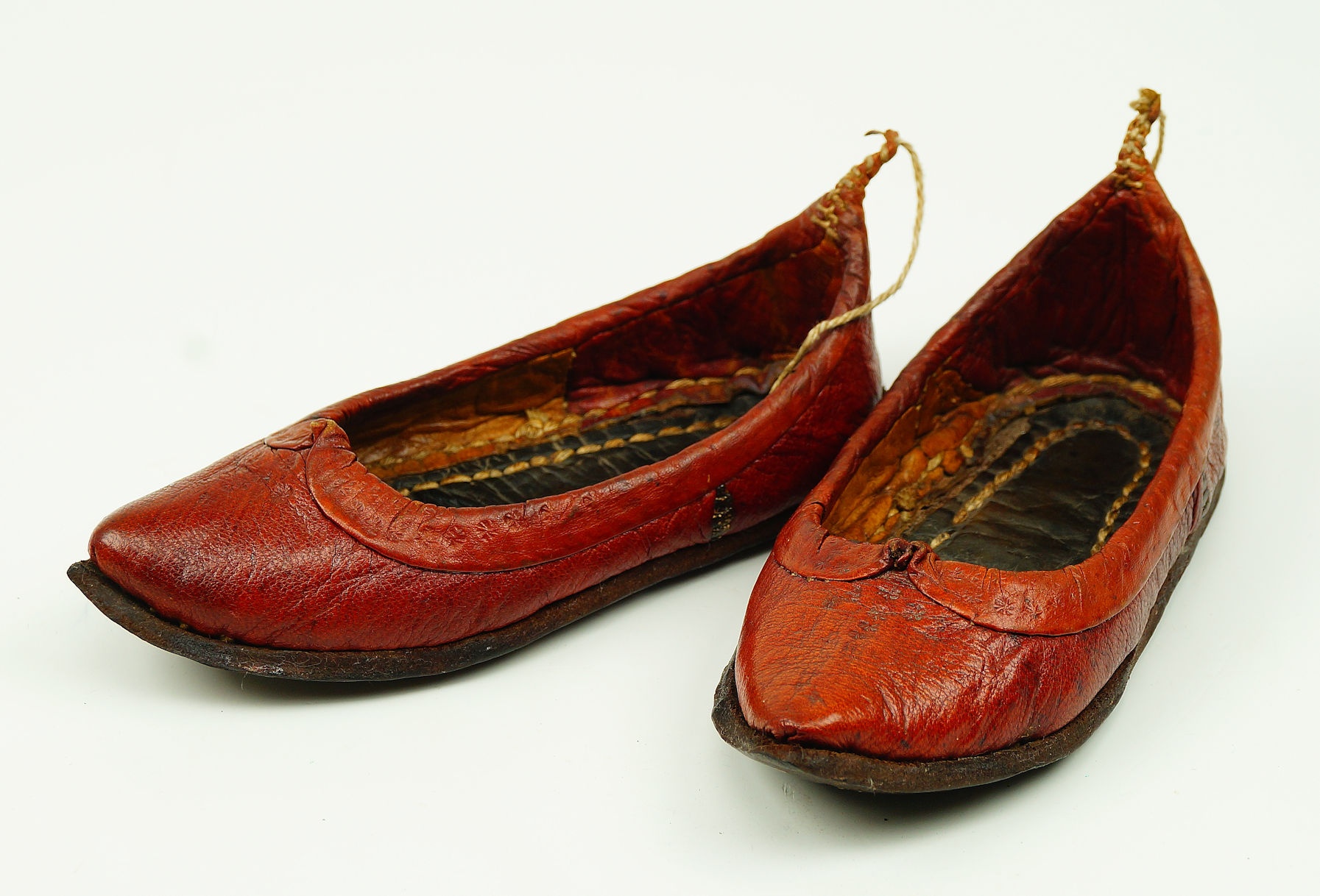 Kinder-Schuhe, Persien, Ende 19. Jh./Anfang 20. Jh. (Museum Weißenfels - Schloss Neu-Augustusburg CC BY-NC-SA)