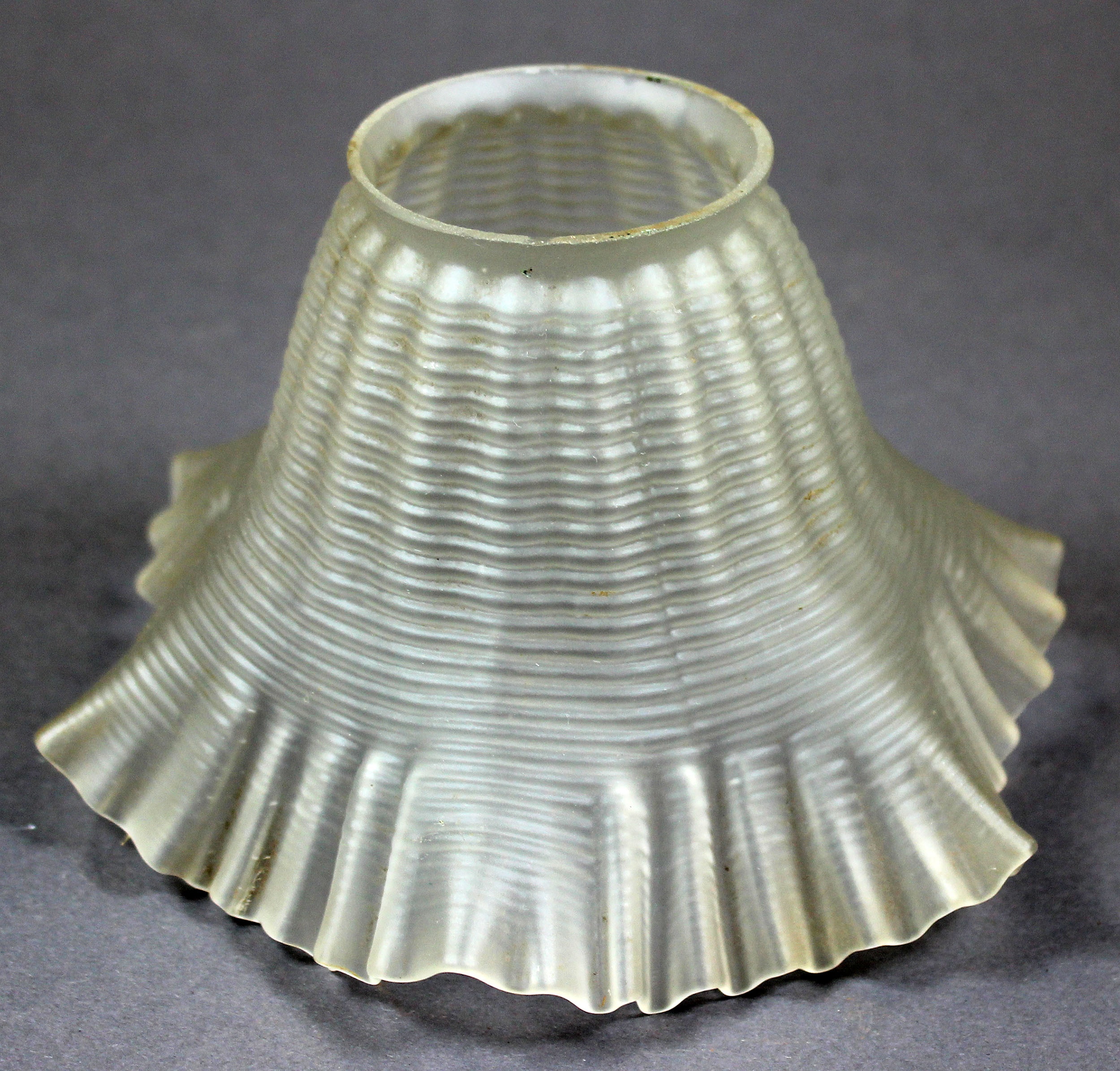 Lampenschirm, Glas, glockenförmig (Museum Wolmirstedt RR-F)