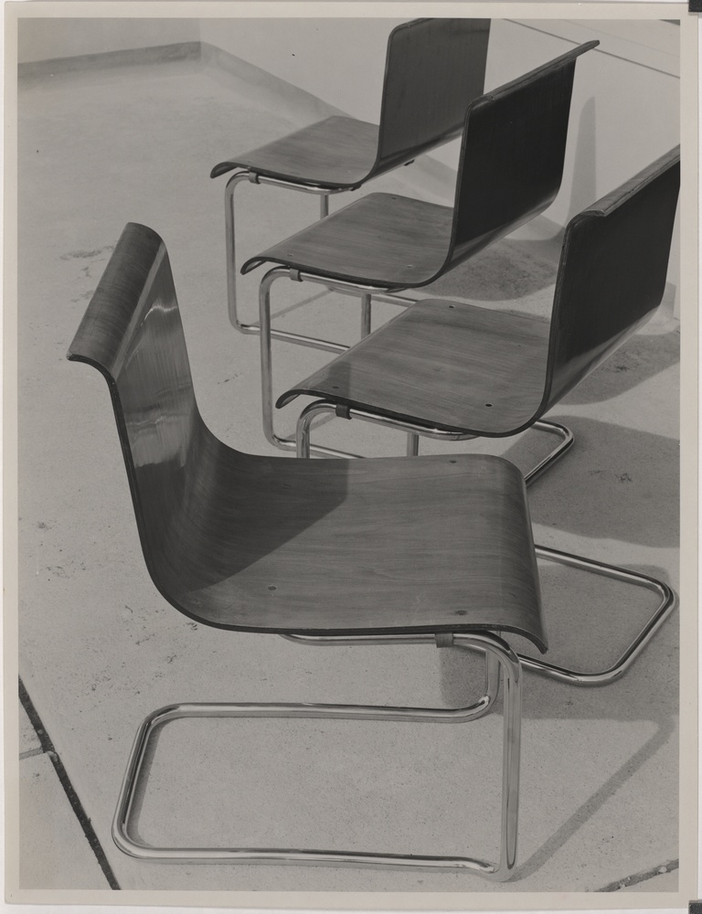 Vier Stahlrohrstühle nach dem Entwurf von Alvar Aalto (Kulturstiftung Sachsen-Anhalt CC BY-NC-SA)