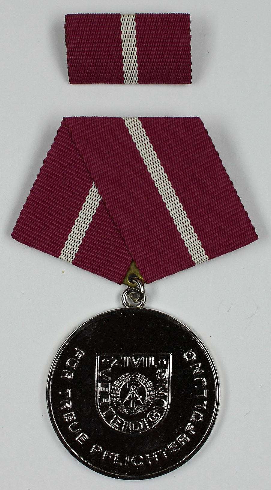 Medaille für treue Pflichterfüllung in der Zivilverteidigung, silber (Museum Wolmirstedt RR-F)