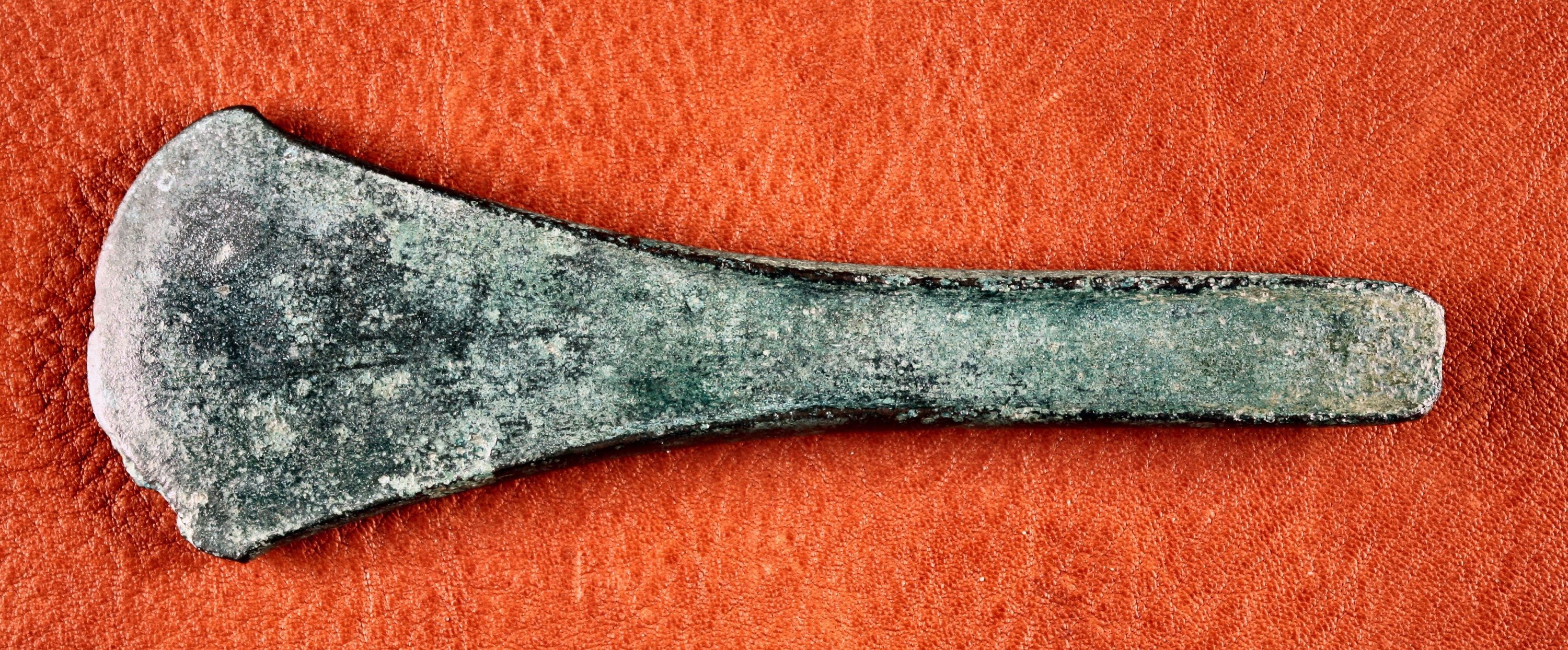 Randleistenbeil aus dem Hortfund von Kläden bei Stendal (Johann-Friedrich-Danneil-Museum Salzwedel CC BY-NC-SA)