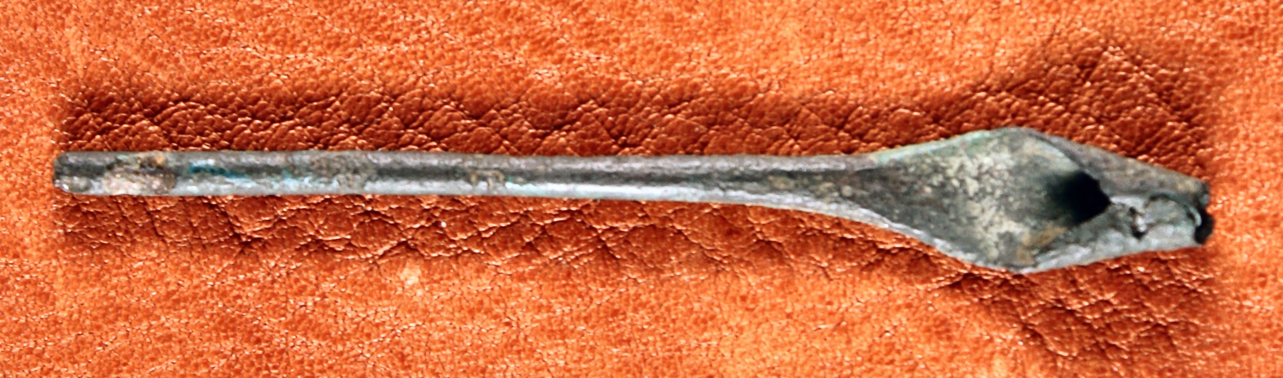 Fragment einer Rautenkopfnadel  aus dem Hortfund von Kläden (Johann-Friedrich-Danneil-Museum Salzwedel CC BY-NC-SA)