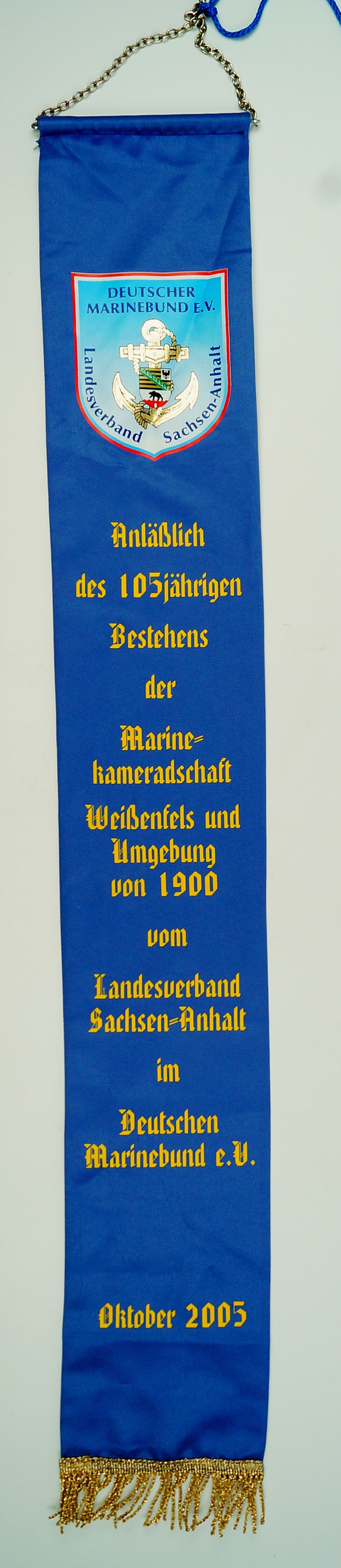 Fahnschleife zum 105jährigen Bestehens der Marinekameradschaft Weißenfels, 2005 (Museum Weißenfels - Schloss Neu-Augustusburg CC BY-NC-SA)