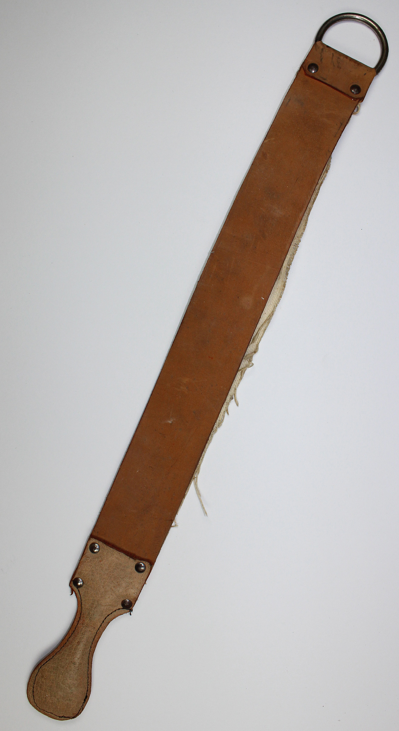 Lederband zum Schärfen von Rasiermessern (Museum Wolmirstedt RR-F)