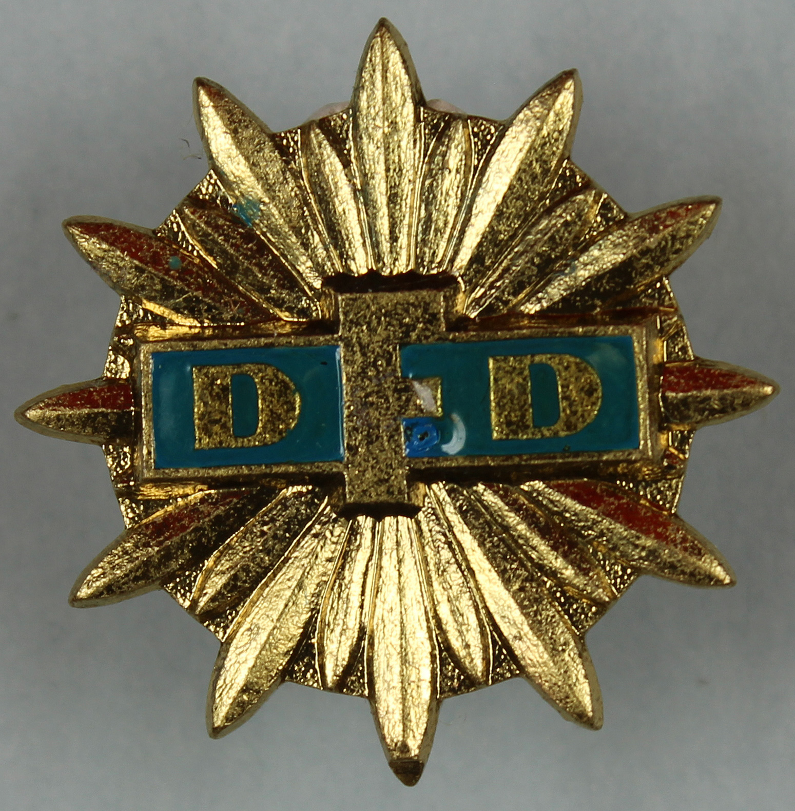 Ehrennadel des DFD in Gold (Museum Wolmirstedt RR-F)