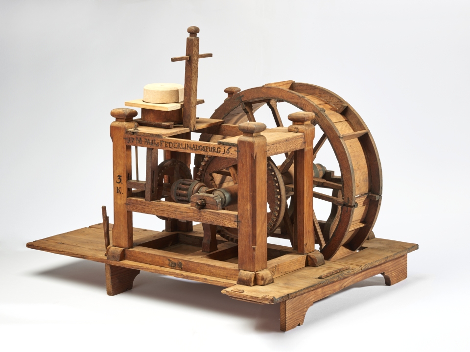 Modell einer Mahlmühle mit Tretradantrieb (Franckesche Stiftungen zu Halle CC BY-NC-SA)