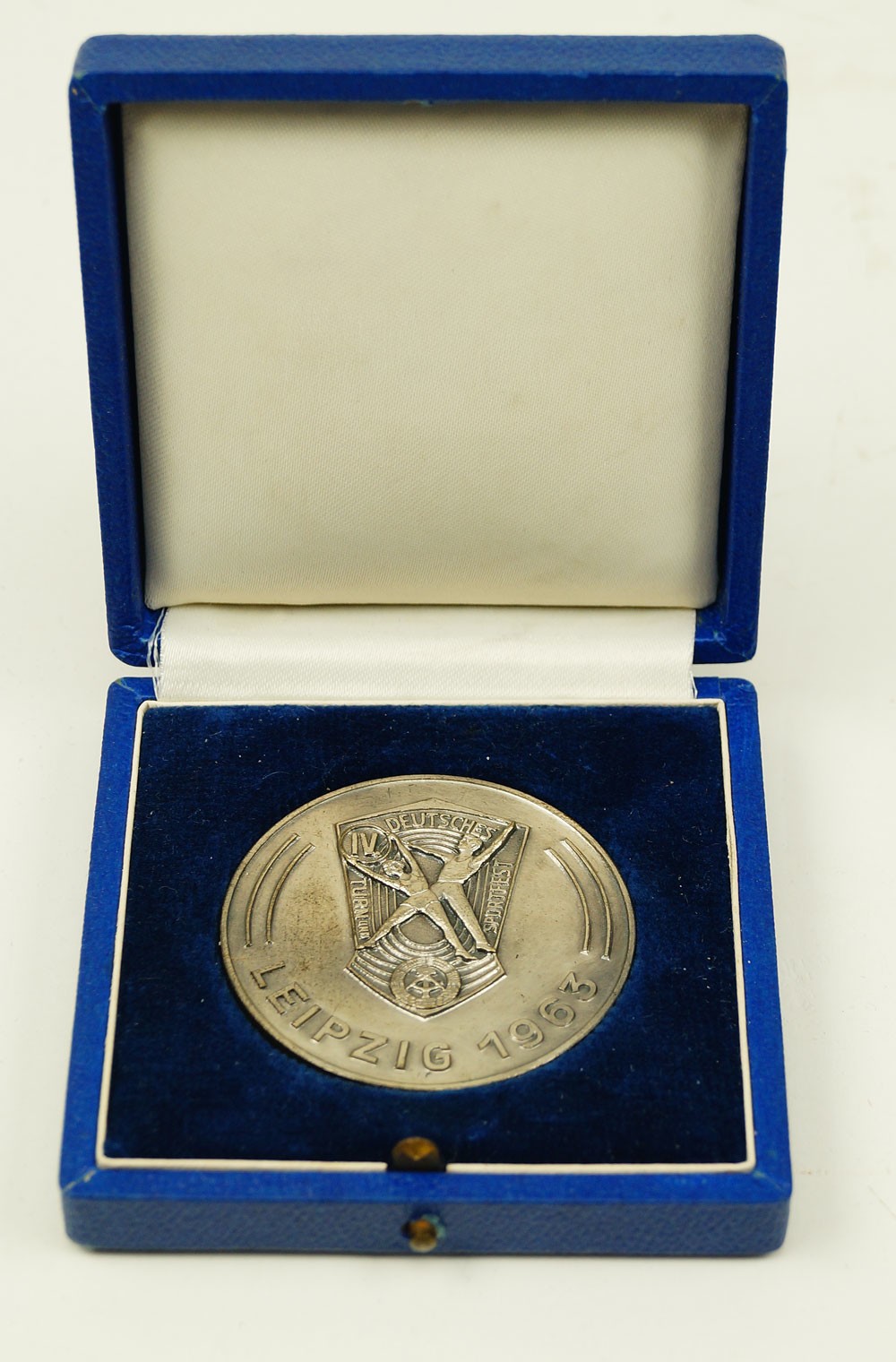 Medaille zum VI. Deutschen Turn- und Sportfest 1963 (Museum Weißenfels CC BY-NC-SA)